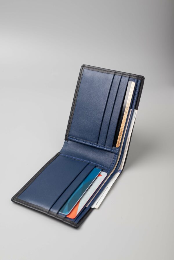Men's Black and Blue Stylish Leather Wallet