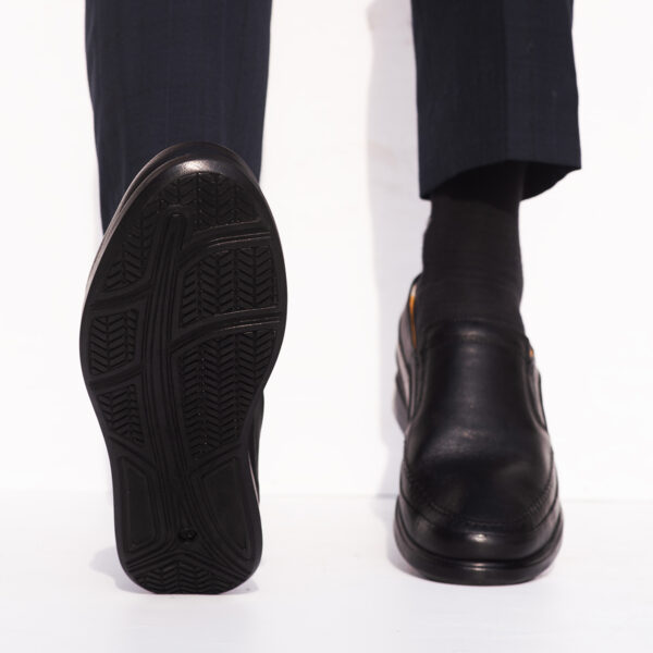 Men’s Turkish-Built Classic Leather Shoes in Bold Black